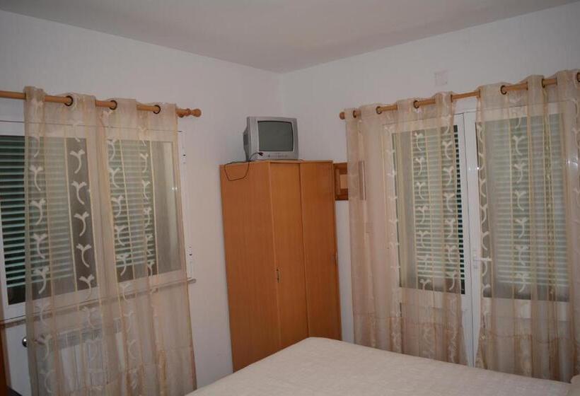 غرفة قياسية مع حمام خارجي, Casa Dos Santos Alojamento   Guest House