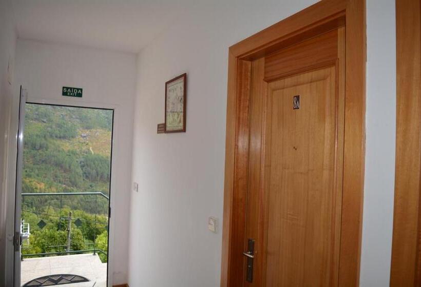 غرفة قياسية مع حمام خارجي, Casa Dos Santos Alojamento   Guest House