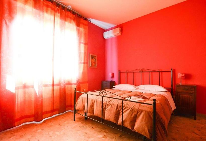 ３ベッドルームアパートメント, B&b Casa Fuori Casa 200 Mt Dal Casello Autostradale