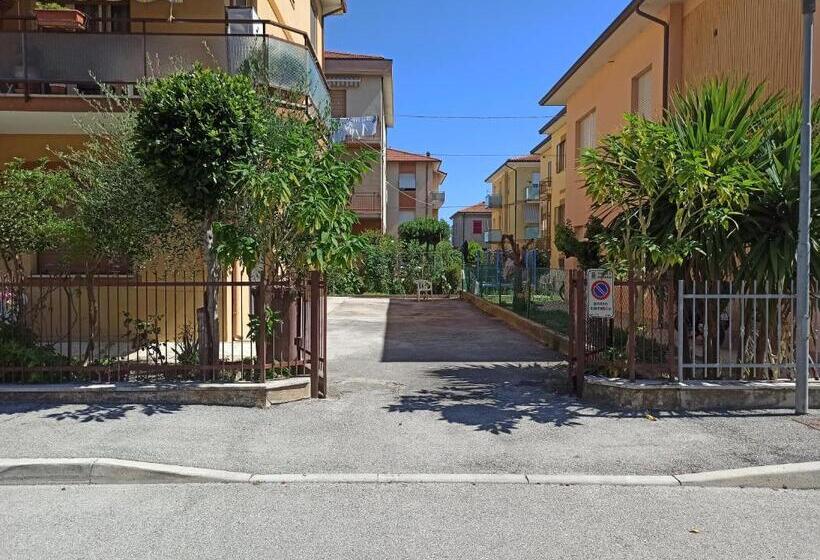 اتاق استاندارد چهار تخته, B&b Casa Fuori Casa 200 Mt Dal Casello Autostradale