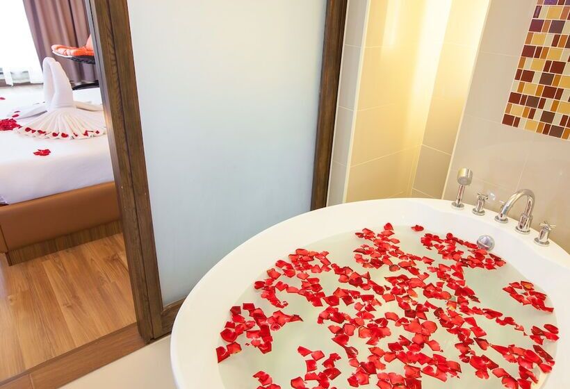 Люкс Премиум, Chiangmai Grandview Hotel & Convention Center   Sha Extra Plus