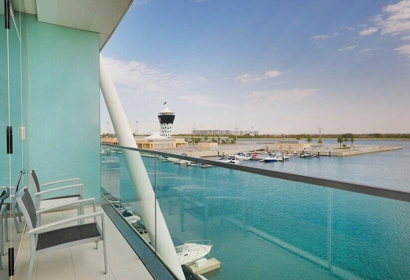 Номер Стандарт с Балконом, W Abu Dhabi  Yas Island