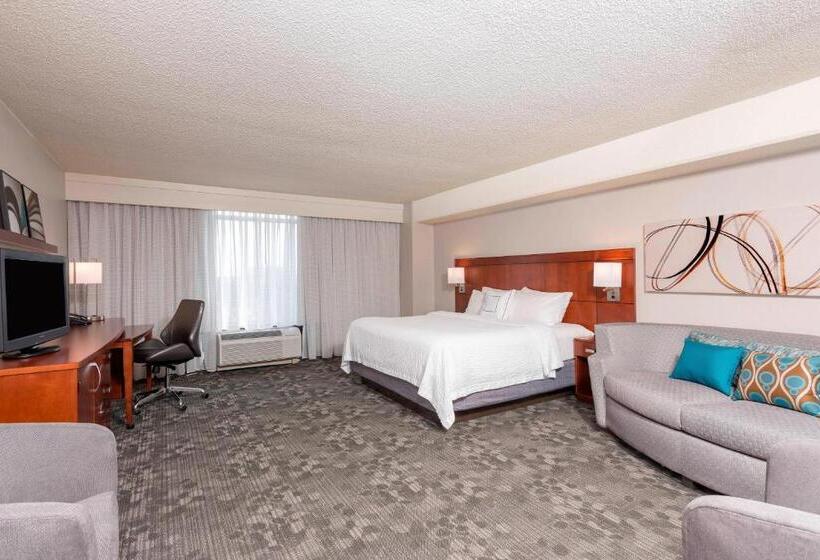 سوئیت اجرایی با تخت کینگ, Courtyard Louisville Downtown