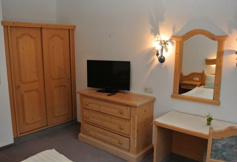 Четырехместный Номер Стандарт, Gruberhof Innsbruck Igls B&b