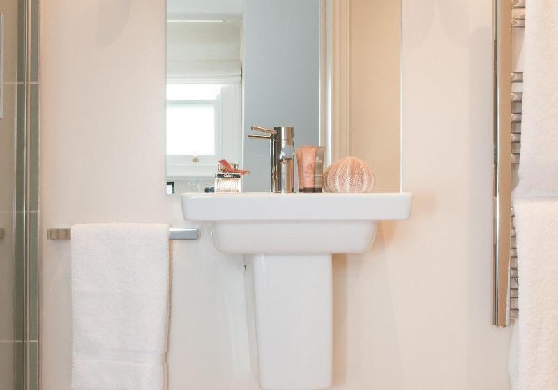 Номер Deluxe Вид на Море, The Charm Brighton Boutique Hotel & Spa