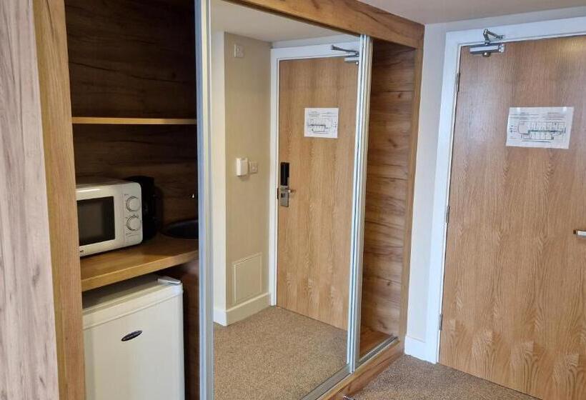 Номер Superior Адаптированный для Инвалидов, Best Western Northfields Ealing
