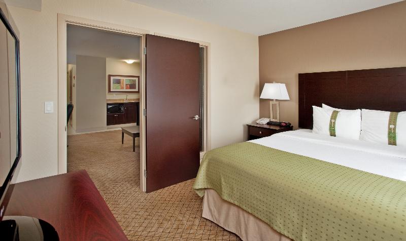 キングサイズベッドのスイートルーム, Holiday Inn Hotel And Suites Kamloops, An Ihg