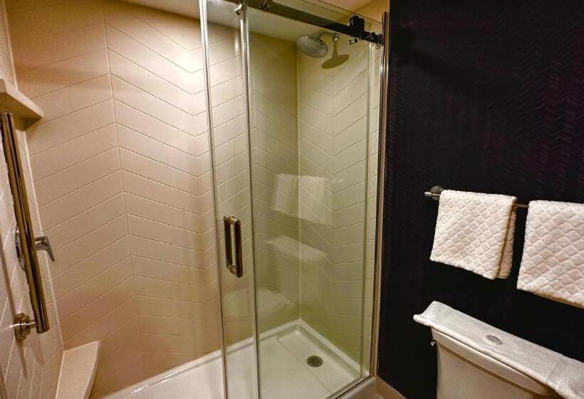 Стандартный Номер Кровать Кинг, Newmarket Hotel And Suites