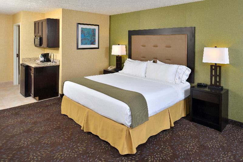 适合残疾人使用的标准间, Holiday Inn Express Hotel & Suites Charlotte, An Ihg