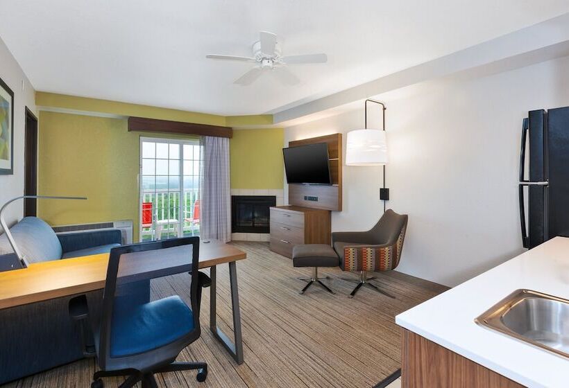 Люкс, Holiday Inn Express Hotel & Suites Petoskey, An Ihg