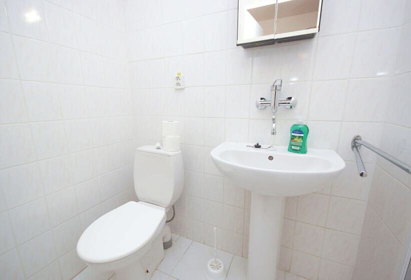 标准三人间, Sport Hotel Gejzirpark