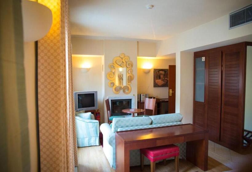 اتاق سوپریور با وان آب گرم, Maritsas Hotel & Suites