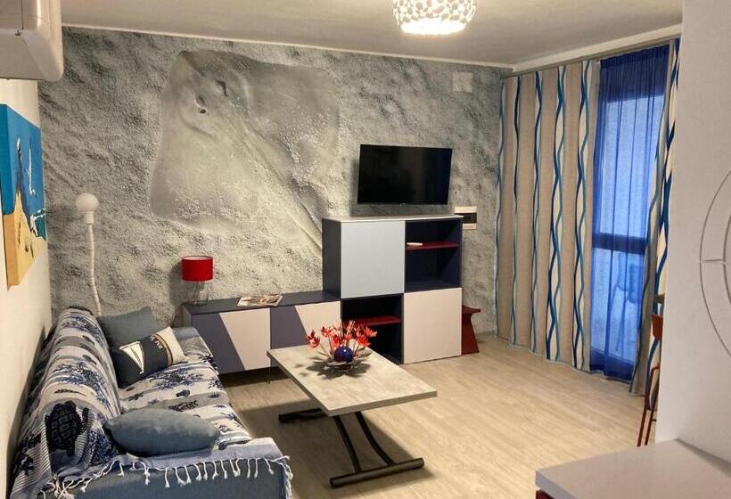 带1个卧室的带海景的公寓, Baia Toscana