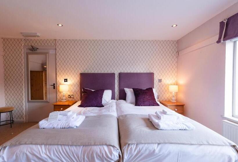 Номер Стандарт Плюс, Fox And Hounds Llancarfan
