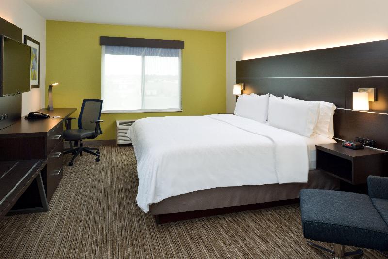 스탠다드 룸 킹사이즈 침대, Holiday Inn Express & Suites Pueblo, An Ihg