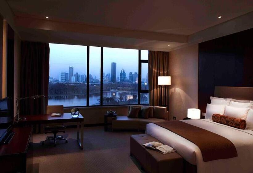 Номер Deluxe Кровать Кинг, Renaissance Tianjin Lakeview