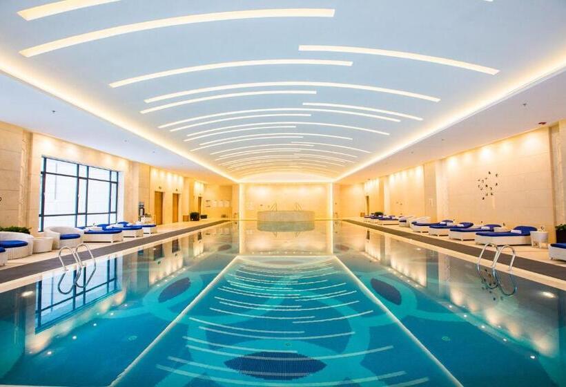 Номер Клуб Кровать Кинг, Renaissance Tianjin Lakeview