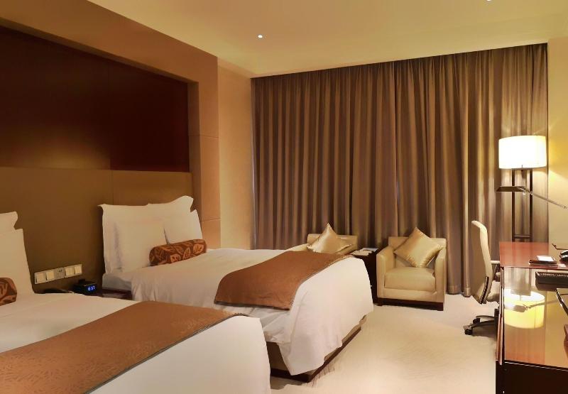 Номер Deluxe, Renaissance Tianjin Lakeview