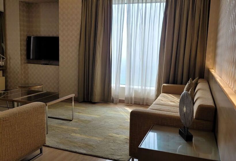 Полулюкс, Radisson Blu Hotel, Greater Noida