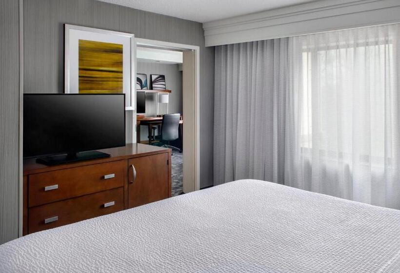 스위트 킹사이즈 침대, Courtyard By Marriott Paramus
