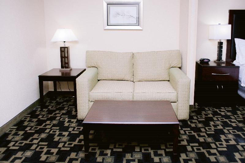 Люкс Кровать Кинг, Holiday Inn Express Hotel Raleigh Southwest, An Ihg