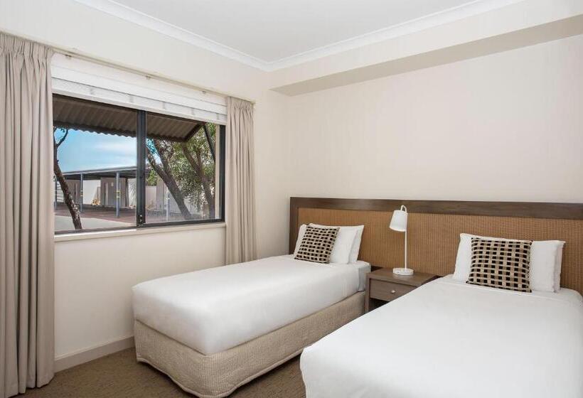 Апартаменты 1 Спальня, Mantra Geraldton