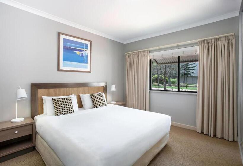 Апартаменты 1 Спальня, Mantra Geraldton