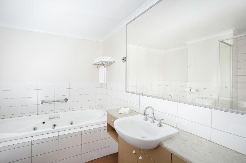 Апартаменты 2 Спальни, Mantra Geraldton