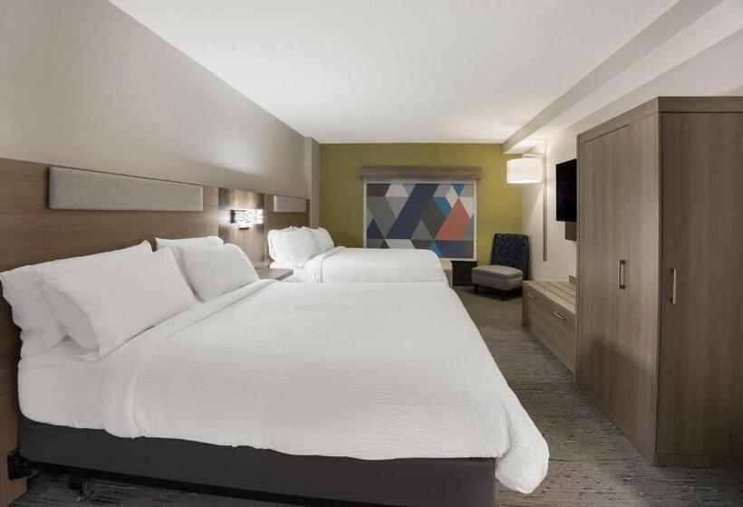 Студия Стандарт, Holiday Inn Express Hotel & Suites Perry, An Ihg