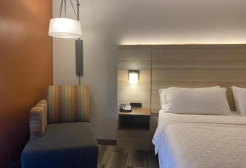 Люкс, Holiday Inn Express Hotel & Suites Logansport, An Ihg