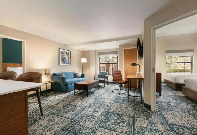 침실 2개 스위트, Four Points By Sheraton Raleigh Arena