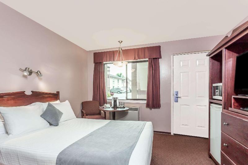 Номер Стандарт, Holiday Inn Express & Suites Starkville By Ihg