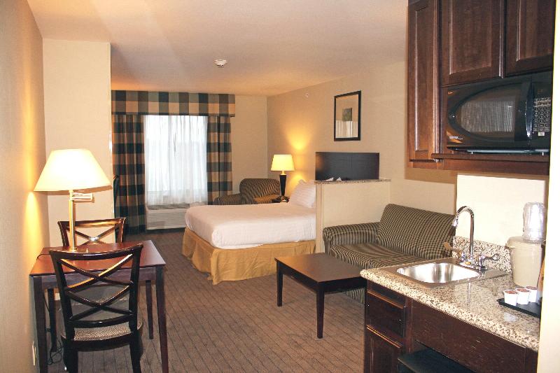 Люкс Кровать Кинг, Holiday Inn Express Hotel & Suites Syracuse North Airport Area, An Ihg
