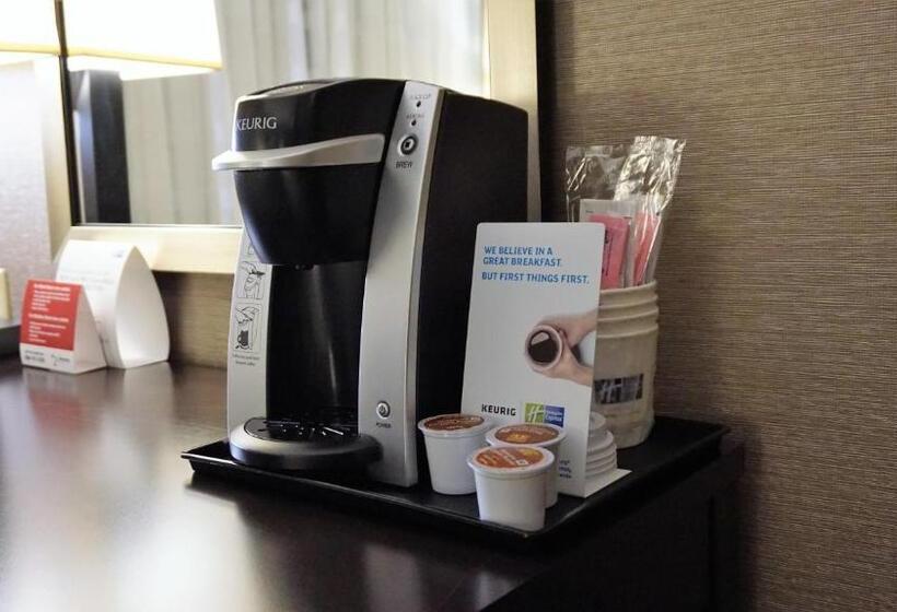 适合残疾人使用的标准间, Holiday Inn Express & Suites Gibson, An Ihg