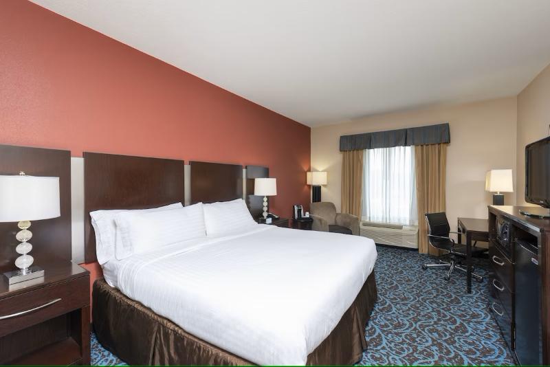 Номер Стандарт Кровать Кинг Адаптированный для Инвалидов, Holiday Inn Express Hotel & Suites New Philadelphia By Ihg