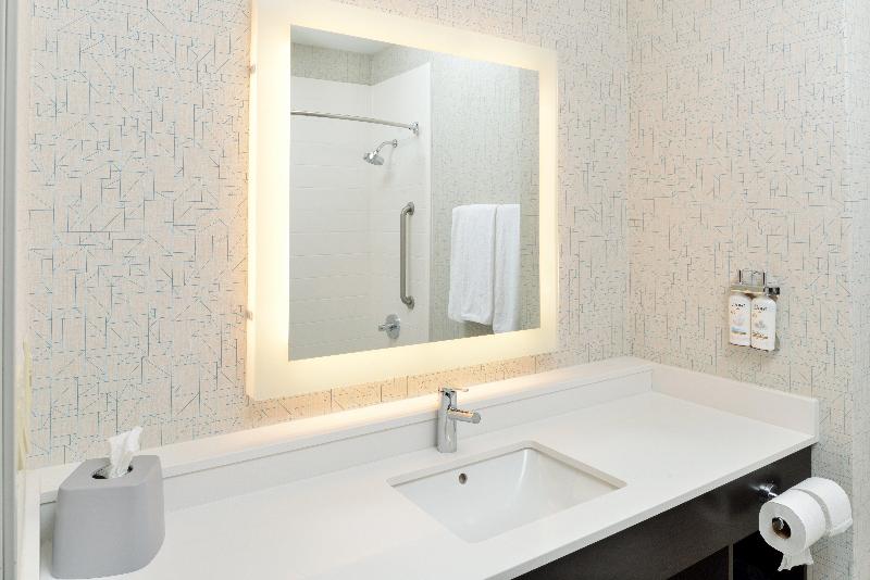 Номер Стандарт Адаптированный для Инвалидов, Holiday Inn Express Hotel & Suites Royse City   Rockwallrockwall   Royse City, An Ihg