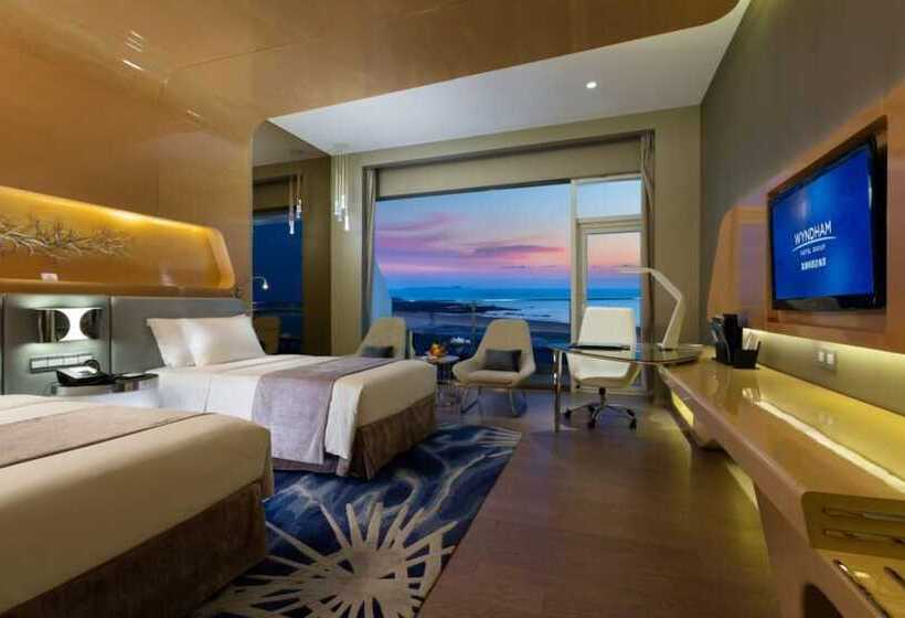 Номер Deluxe с Видом, Wyndham Grand Qingdao