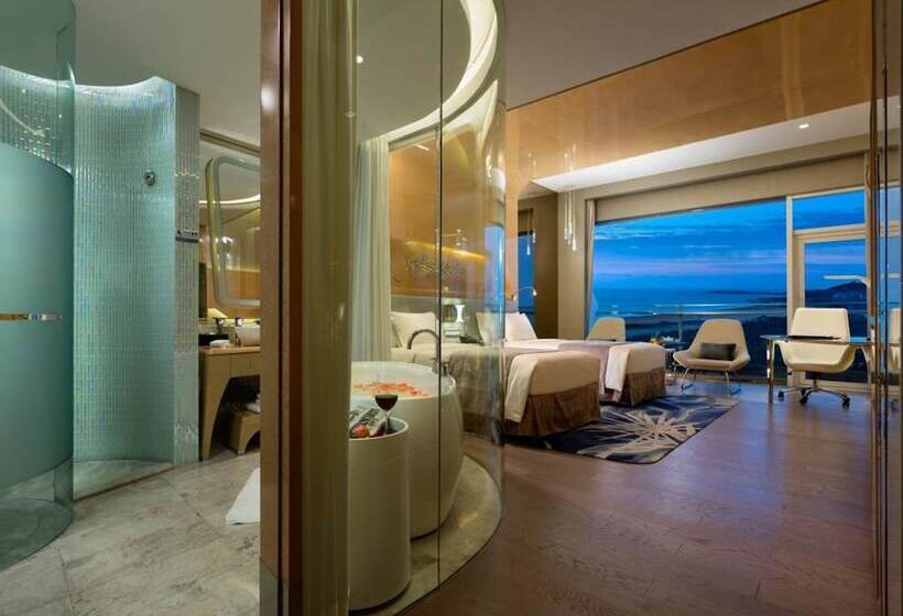 Номер Deluxe Вид на Море, Wyndham Grand Qingdao
