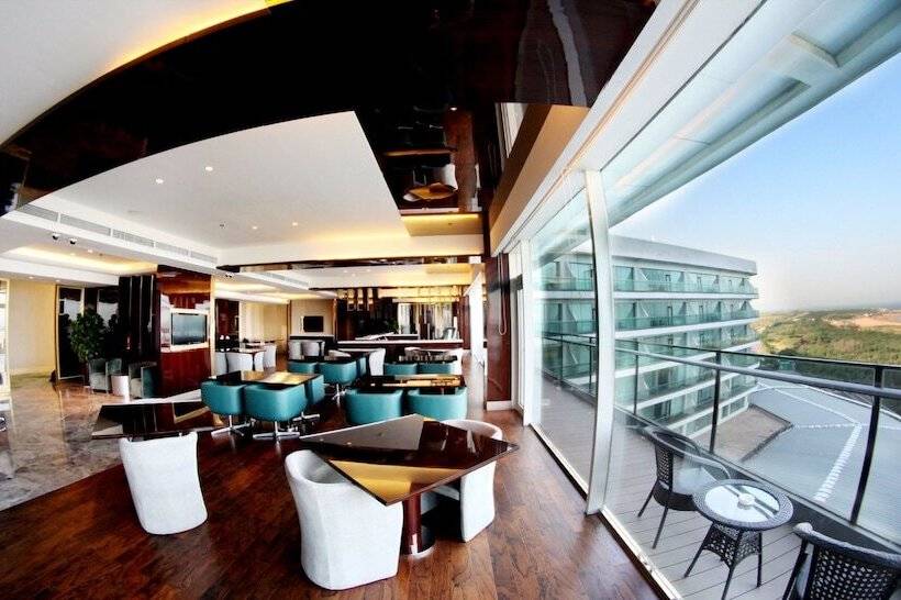 Номер Executive Вид на Море, Wyndham Grand Qingdao