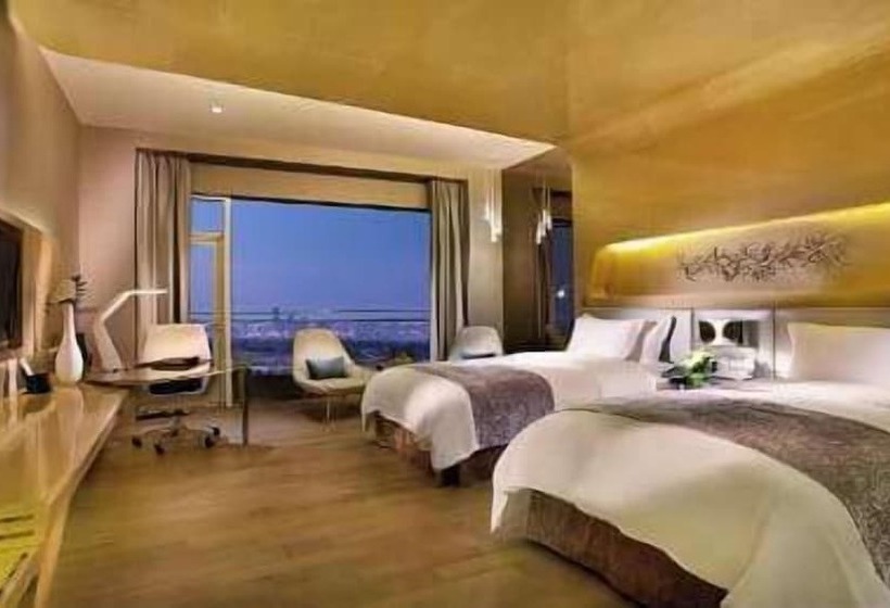 Номер Executive Вид на Море, Wyndham Grand Qingdao