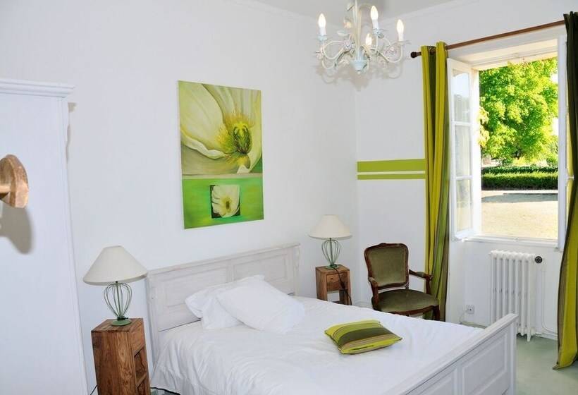 Номер Стандарт, Logis Hotels Domaine Du Châtelard