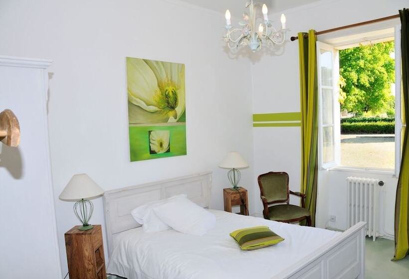 Номер Стандарт, Logis Hotels Domaine Du Châtelard