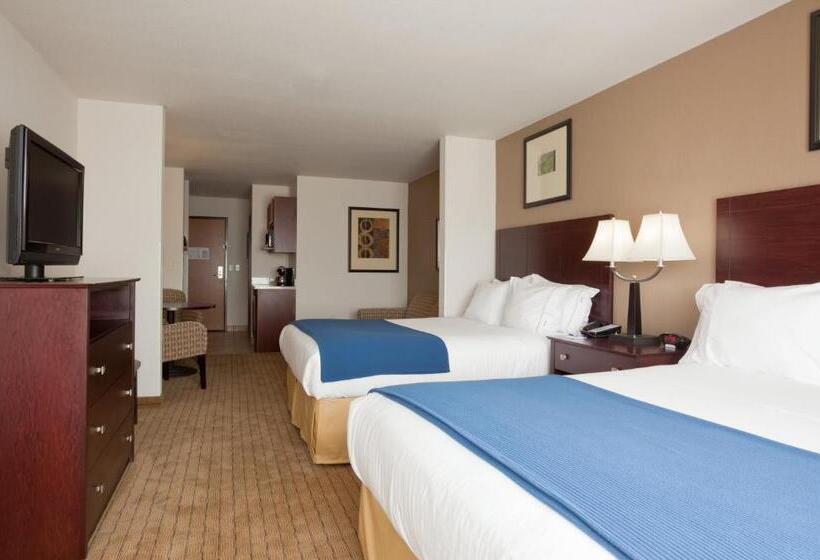 Люкс Повышенной Комфортности, Holiday Inn Express Hotel & Suites Antigo, An Ihg