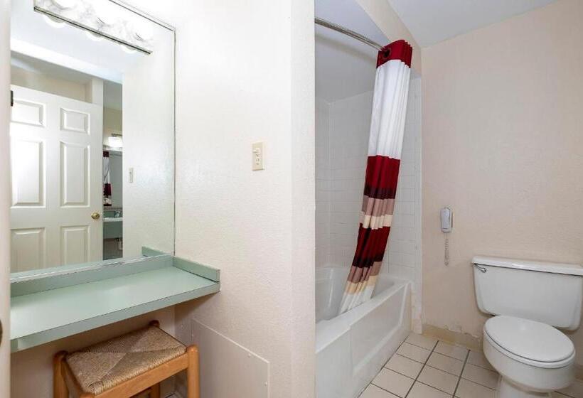 Люкс, Red Roof Inn & Suites Hazleton