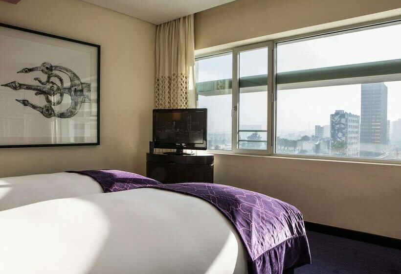 اتاق سوپریور با چشم‌انداز شهر, Sofitel Casablanca Tour Blanche
