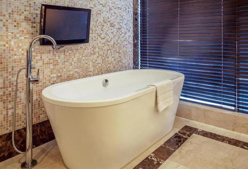 Президентский Люкс, Joy Nostalg Hotel & Suites Manila Managed By Accorhotels