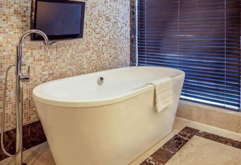 Президентский Люкс, Joy Nostalg Hotel & Suites Manila Managed By Accorhotels