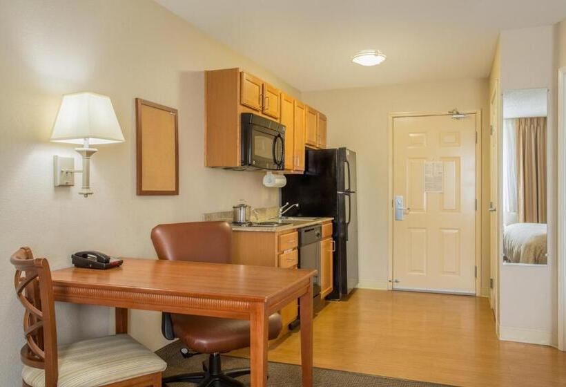 Люкс Кровать Кинг, Candlewood Suites Nogales, An Ihg
