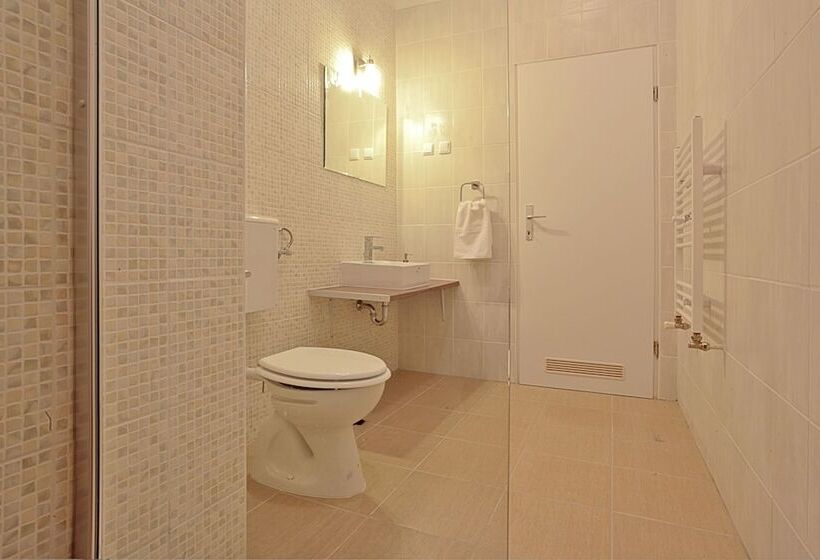اتاق لوکس چهار تخته, Taban Hostel Zagreb   Hostel