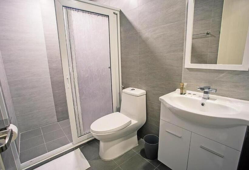 اتاق استاندارد سه نفره, Anika Suites